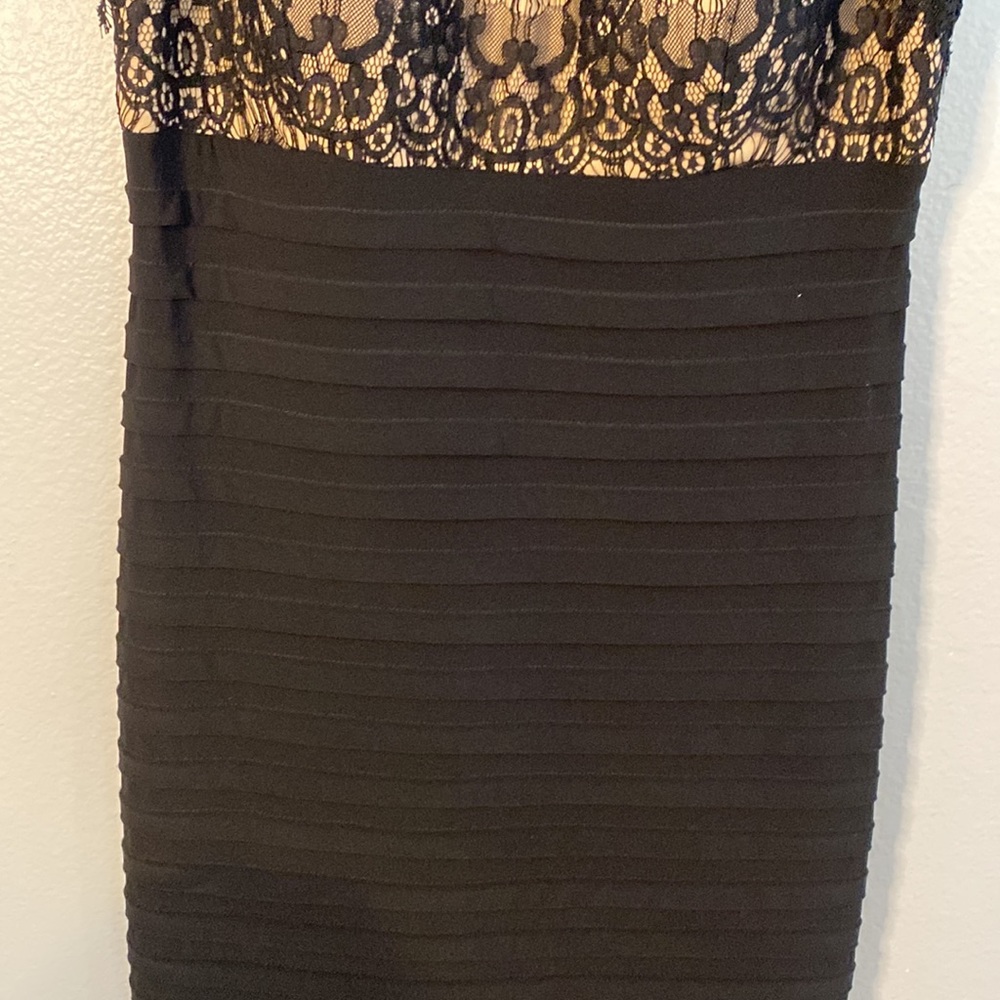 Betsy & Adam black lace mesh textured cocktail dress little black dress size 10 - Picture 3 of 12
